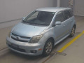 2005 Toyota IST