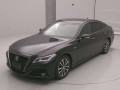 2019 Toyota Crown Hybrid