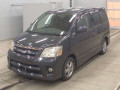 2005 Toyota Noah