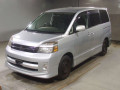 2005 Toyota Voxy