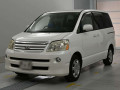2005 Toyota Noah