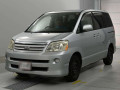 2004 Toyota Noah