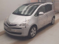 2005 Toyota Ractis