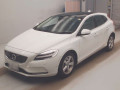 2020 Volvo V40