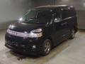 2005 Toyota Voxy