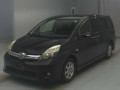 2013 Toyota Isis
