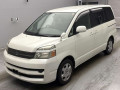 2006 Toyota Voxy