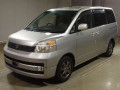 2004 Toyota Voxy