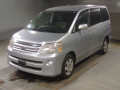 2005 Toyota Noah