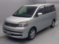 2005 Toyota Voxy