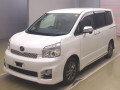 2013 Toyota Voxy
