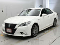 2013 Toyota Crown Hybrid