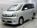 2013 Toyota Voxy