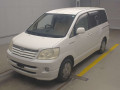 2003 Toyota Noah