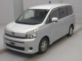 2010 Toyota Voxy