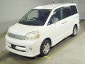 2005 Toyota Voxy