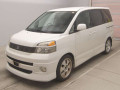 2002 Toyota Voxy