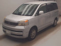 2003 Toyota Voxy