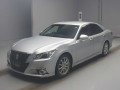 2013 Toyota Crown Hybrid