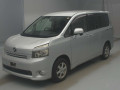 2007 Toyota Voxy