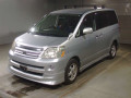 2005 Toyota Noah