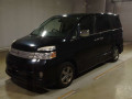 2005 Toyota Voxy