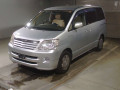 2004 Toyota Noah