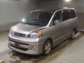2004 Toyota Voxy