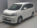 2013 Toyota Voxy