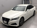 2019 Toyota Crown Hybrid