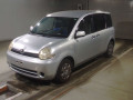 2005 Toyota Sienta