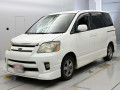 2005 Toyota Noah