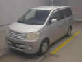 2003 Toyota Noah