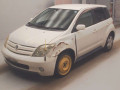 2005 Toyota IST