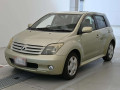 2005 Toyota IST
