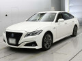 2018 Toyota Crown Hybrid
