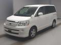 2005 Toyota Noah