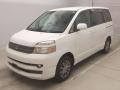 2004 Toyota Voxy