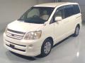 2005 Toyota Noah