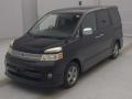 2005 Toyota Voxy