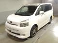 2007 Toyota Voxy