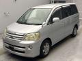2005 Toyota Noah