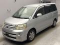 2005 Toyota Noah