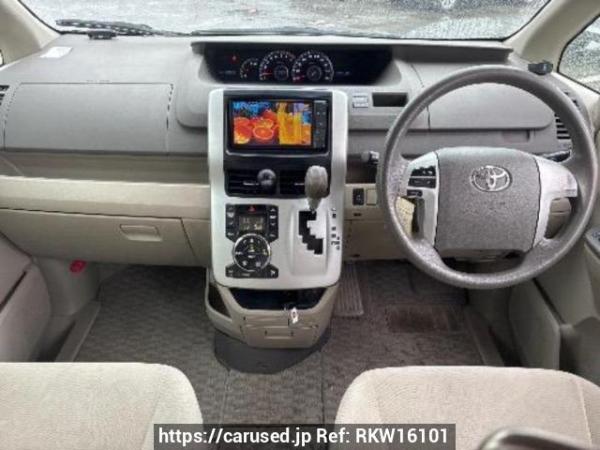 Used 2010 AT toyota noah ZRR70G Image[17]