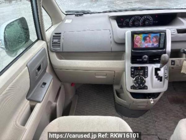 Used 2010 AT toyota noah ZRR70G Image[18]