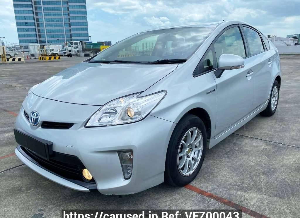 Buy Used 2013 Toyota Prius ZVW30 (VEZ00043) - Carused.jp