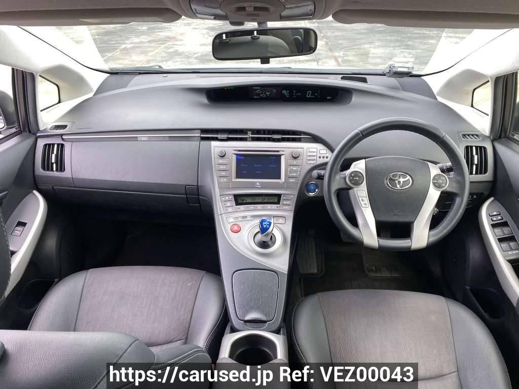 Buy Used 2013 Toyota Prius ZVW30 (VEZ00043) - Carused.jp