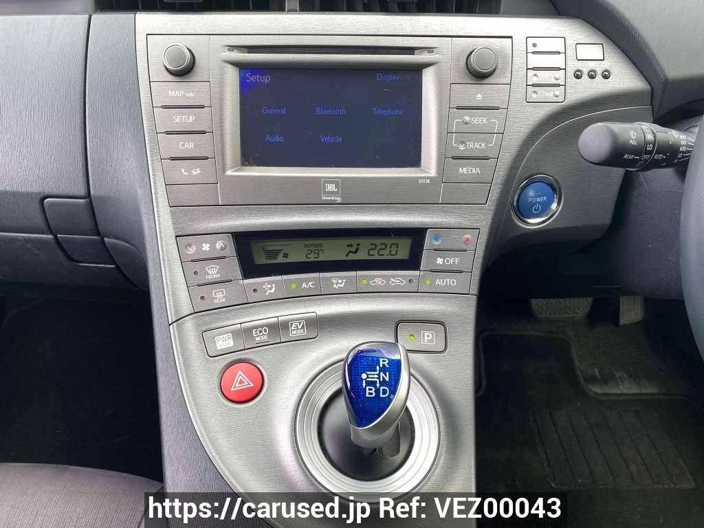 Buy Used 2013 Toyota Prius ZVW30 (VEZ00043) - Carused.jp