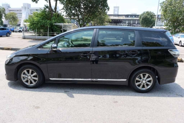 Used 2013 AT toyota wish null Image[4]
