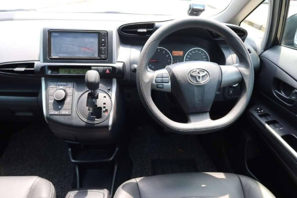 Used 2013 AT toyota wish null Image[26]
